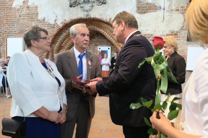 Aż 30 par uroczyście świętowało w Galerii El jubileusz 50-lecia zawarcia związku małżeńskiego (+ zdjęcia)