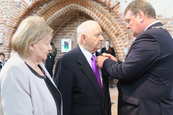 Aż 30 par uroczyście świętowało w Galerii El jubileusz 50-lecia zawarcia związku małżeńskiego (+ zdjęcia)