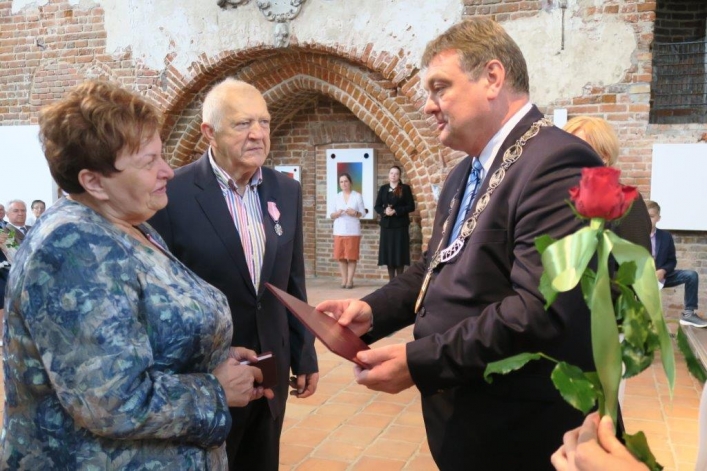 Aż 30 par uroczyście świętowało w Galerii El jubileusz 50-lecia zawarcia związku małżeńskiego (+ zdjęcia)