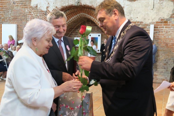 Aż 30 par uroczyście świętowało w Galerii El jubileusz 50-lecia zawarcia związku małżeńskiego (+ zdjęcia)