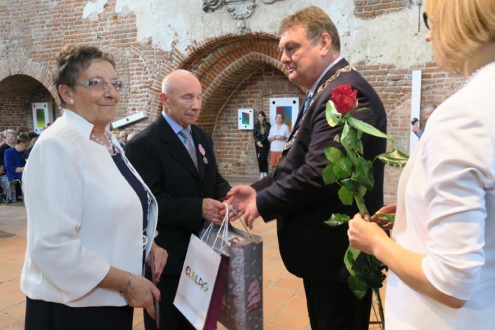 Aż 30 par uroczyście świętowało w Galerii El jubileusz 50-lecia zawarcia związku małżeńskiego (+ zdjęcia)