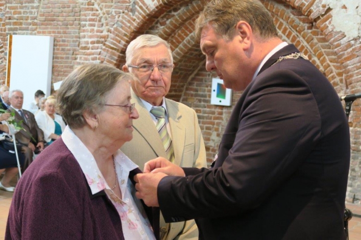Aż 30 par uroczyście świętowało w Galerii El jubileusz 50-lecia zawarcia związku małżeńskiego (+ zdjęcia)