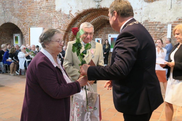 Aż 30 par uroczyście świętowało w Galerii El jubileusz 50-lecia zawarcia związku małżeńskiego (+ zdjęcia)