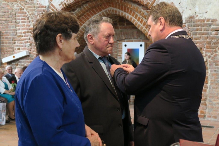 Aż 30 par uroczyście świętowało w Galerii El jubileusz 50-lecia zawarcia związku małżeńskiego (+ zdjęcia)