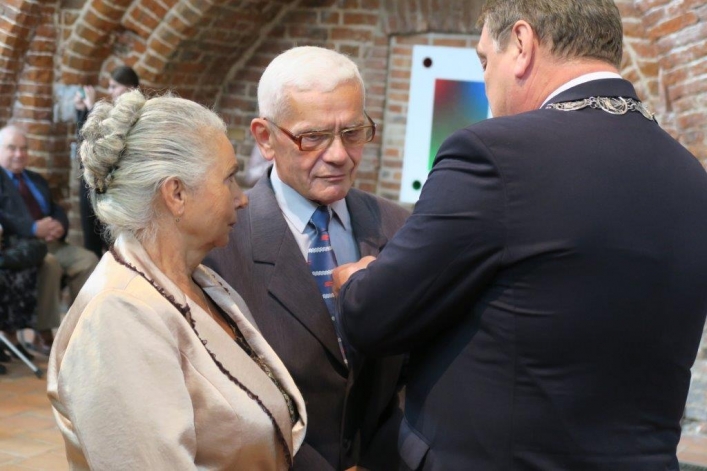 Aż 30 par uroczyście świętowało w Galerii El jubileusz 50-lecia zawarcia związku małżeńskiego (+ zdjęcia)