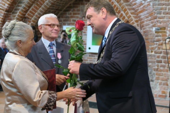 Aż 30 par uroczyście świętowało w Galerii El jubileusz 50-lecia zawarcia związku małżeńskiego (+ zdjęcia)