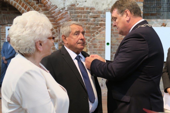 Aż 30 par uroczyście świętowało w Galerii El jubileusz 50-lecia zawarcia związku małżeńskiego (+ zdjęcia)