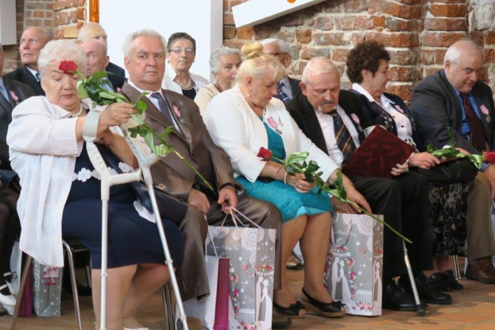 Aż 30 par uroczyście świętowało w Galerii El jubileusz 50-lecia zawarcia związku małżeńskiego (+ zdjęcia)