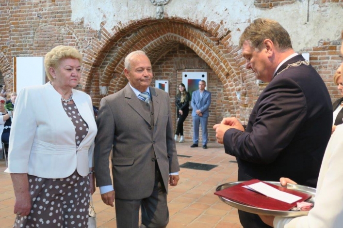 Aż 30 par uroczyście świętowało w Galerii El jubileusz 50-lecia zawarcia związku małżeńskiego (+ zdjęcia)