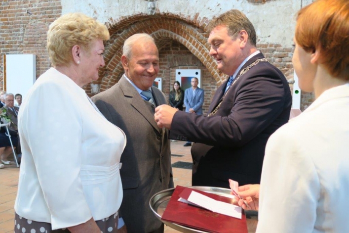 Aż 30 par uroczyście świętowało w Galerii El jubileusz 50-lecia zawarcia związku małżeńskiego (+ zdjęcia)