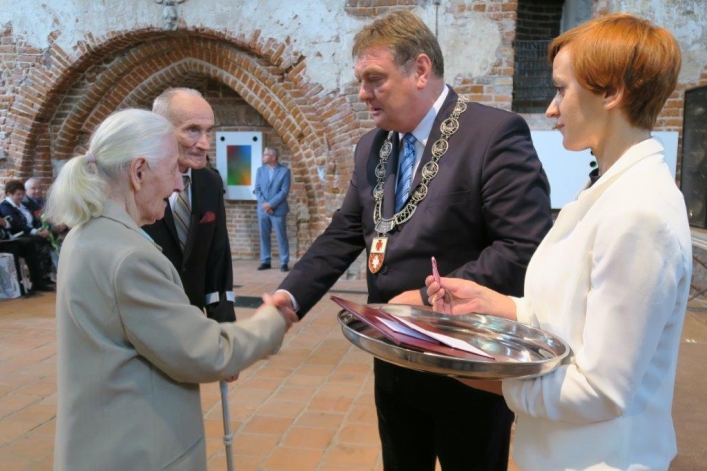 Aż 30 par uroczyście świętowało w Galerii El jubileusz 50-lecia zawarcia związku małżeńskiego (+ zdjęcia)