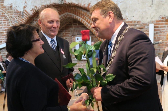 Aż 30 par uroczyście świętowało w Galerii El jubileusz 50-lecia zawarcia związku małżeńskiego (+ zdjęcia)