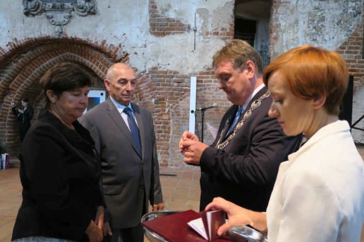 Aż 30 par uroczyście świętowało w Galerii El jubileusz 50-lecia zawarcia związku małżeńskiego (+ zdjęcia)