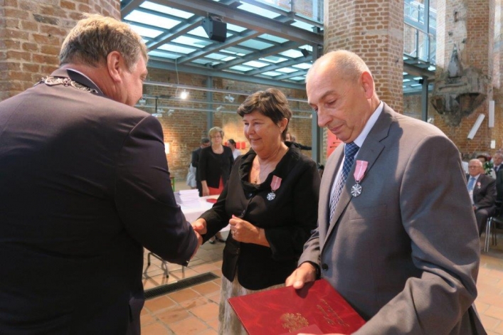 Aż 30 par uroczyście świętowało w Galerii El jubileusz 50-lecia zawarcia związku małżeńskiego (+ zdjęcia)