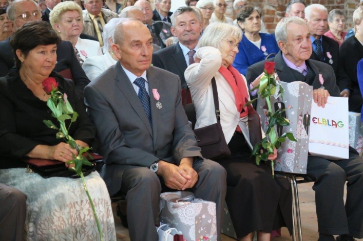 Aż 30 par uroczyście świętowało w Galerii El jubileusz 50-lecia zawarcia związku małżeńskiego (+ zdjęcia)