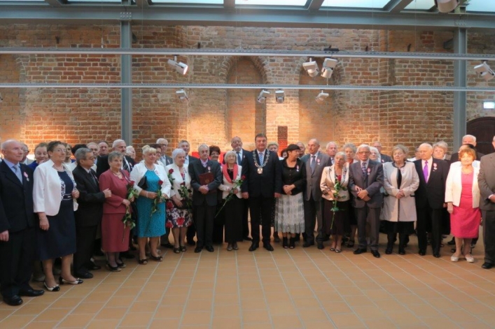 Aż 30 par uroczyście świętowało w Galerii El jubileusz 50-lecia zawarcia związku małżeńskiego (+ zdjęcia)
