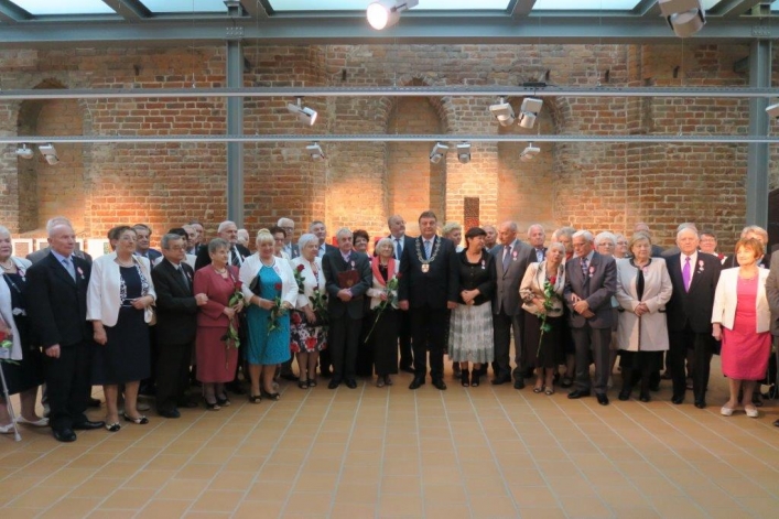 Aż 30 par uroczyście świętowało w Galerii El jubileusz 50-lecia zawarcia związku małżeńskiego (+ zdjęcia)