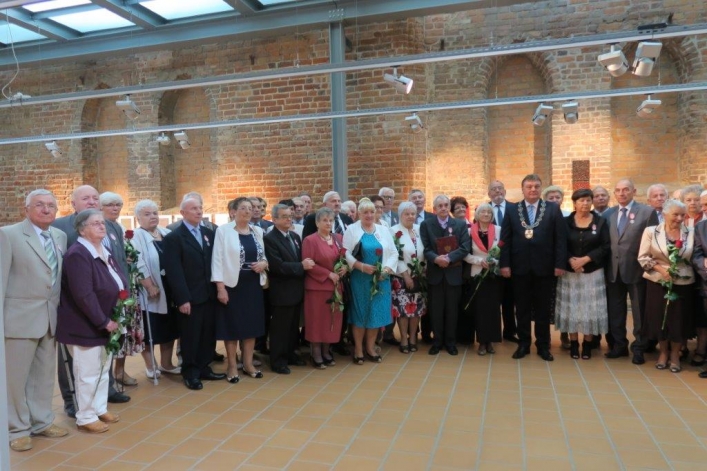Aż 30 par uroczyście świętowało w Galerii El jubileusz 50-lecia zawarcia związku małżeńskiego (+ zdjęcia)
