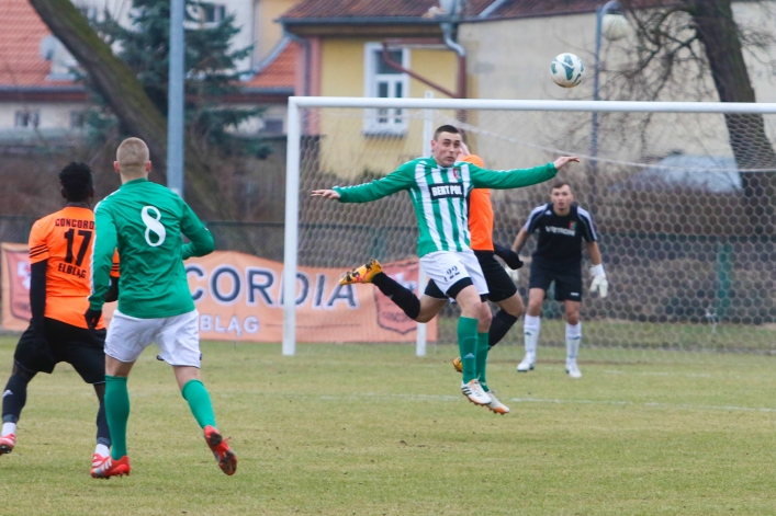 Bezbramkowo na inaugurację przy Krakusa (+ foto)