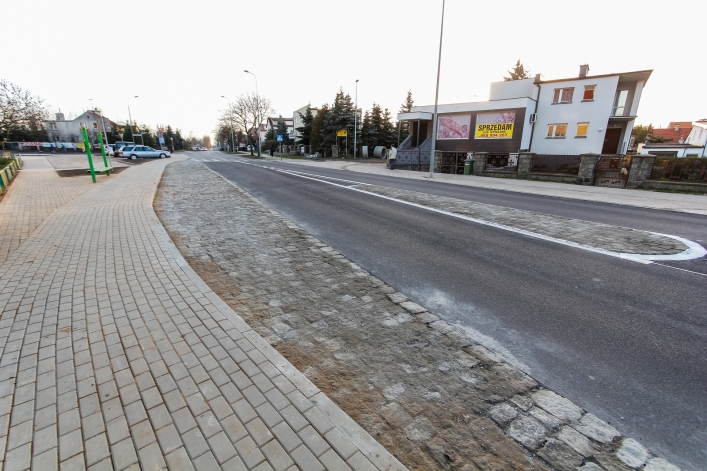 Biedronka stoi, ulica już przebudowana - zdjęcia