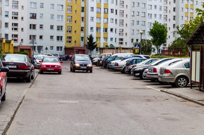 Brak parkingów i wąska uliczka problemem na ul. Rodziny Nalazków