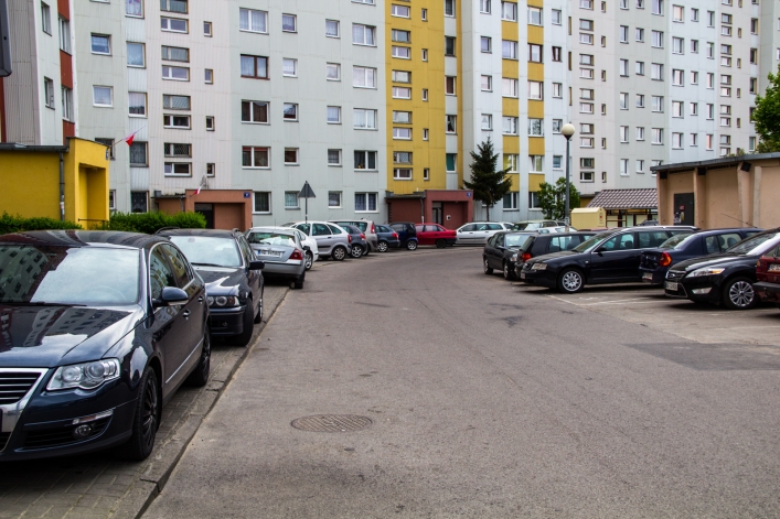 Brak parkingów i wąska uliczka problemem na ul. Rodziny Nalazków