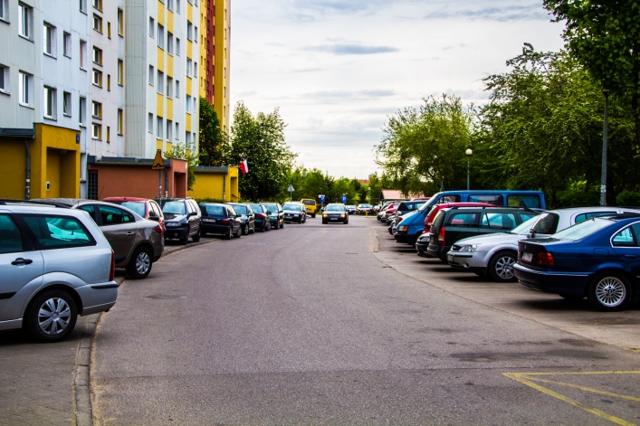 Brak parkingów i wąska uliczka problemem na ul. Rodziny Nalazków