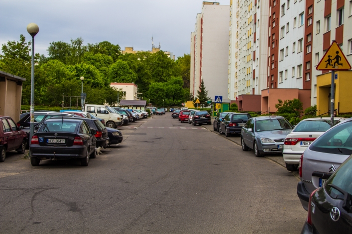 Brak parkingów i wąska uliczka problemem na ul. Rodziny Nalazków