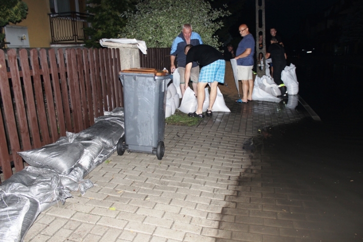 Braniewo: Intensywne opady deszczu - zalane garaże i piwnice