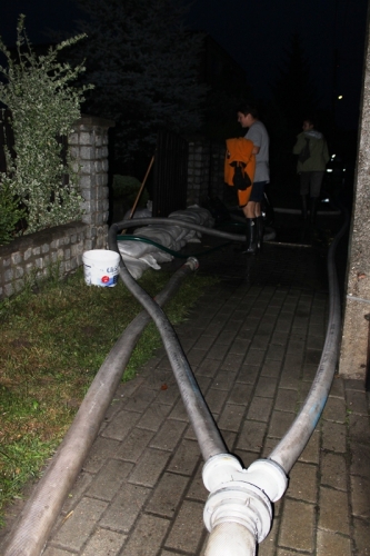 Braniewo: Intensywne opady deszczu - zalane garaże i piwnice