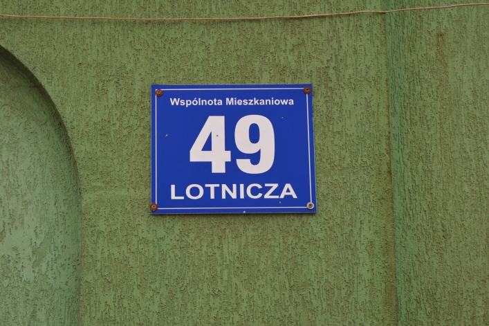 Budowa wiaduktu spędza sen z powiek mieszkańcom budynku przy Lotniczej 47-49