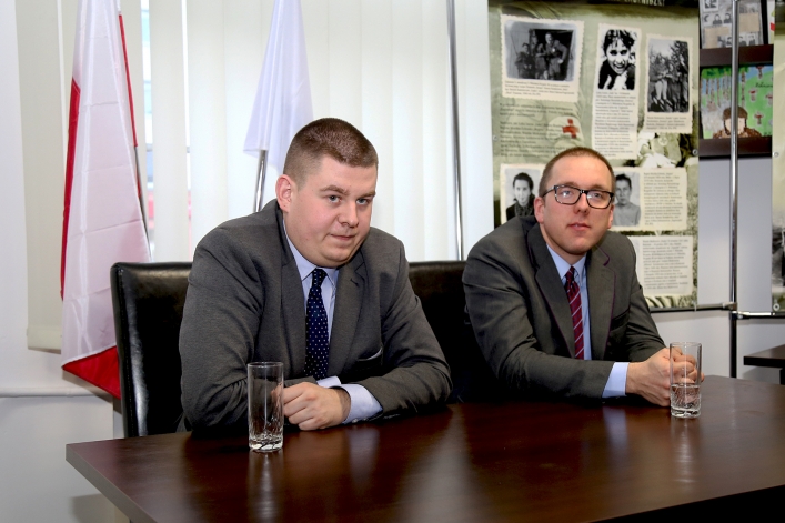 Artur Chomicz (po lewej) i dr Daniel Czerwiński z Oddziału IPN w Gdańsku opowiedzieli o żołnierzach niezłomnych,