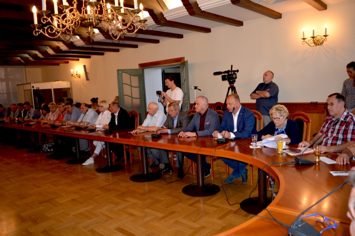 Burzliwa debata w sprawie powstania nowego źródła ciepła w Elblągu. Nie ma konsensusu