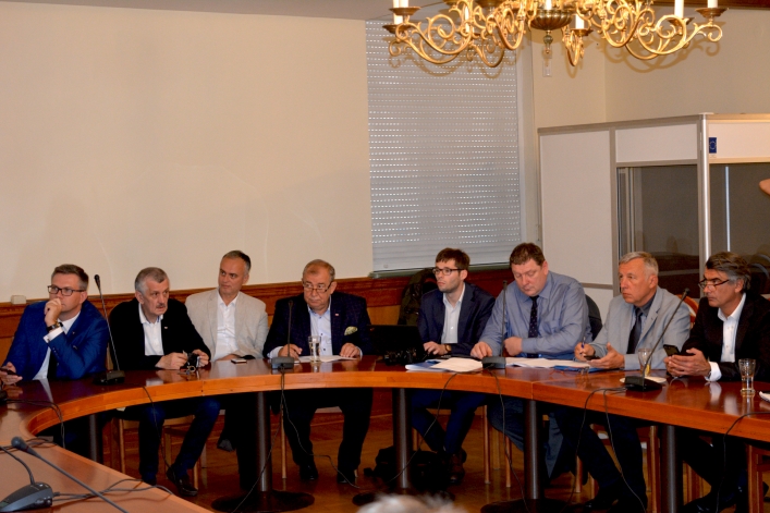 Burzliwa debata w sprawie powstania nowego źródła ciepła w Elblągu. Nie ma konsensusu