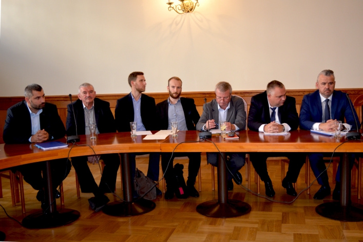 Burzliwa debata w sprawie powstania nowego źródła ciepła w Elblągu. Nie ma konsensusu