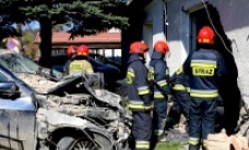 BWM wjechało w budynek
