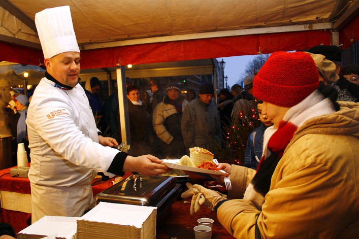 Było wspólne dzielenie się opłatkiem i życzenia...