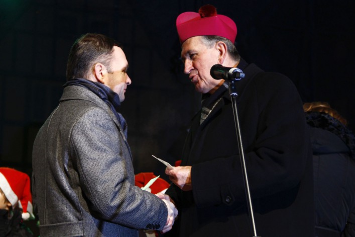 Było wspólne dzielenie się opłatkiem i życzenia...