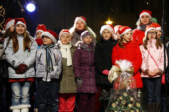 Było wspólne dzielenie się opłatkiem i życzenia...