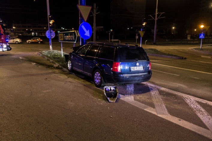Centrum Elbląga: pijany 23-latek uderzył w słup
