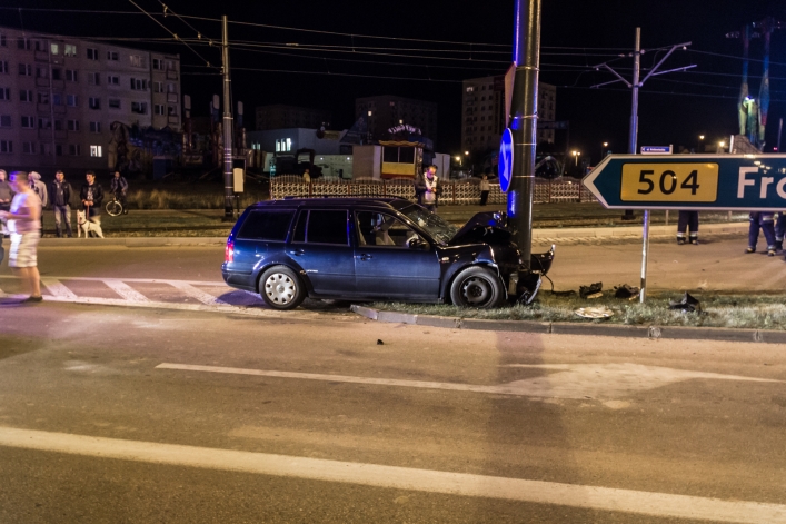 Centrum Elbląga: pijany 23-latek uderzył w słup
