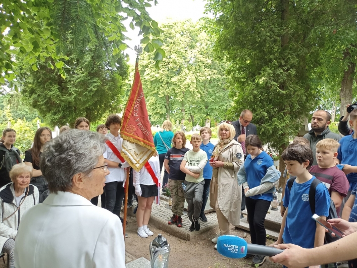 Chirurg z Virtuti Militari. Uroczystość na cmentarzu Agrykola