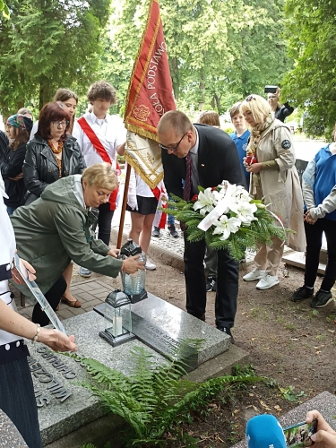 Chirurg z Virtuti Militari. Uroczystość na cmentarzu Agrykola