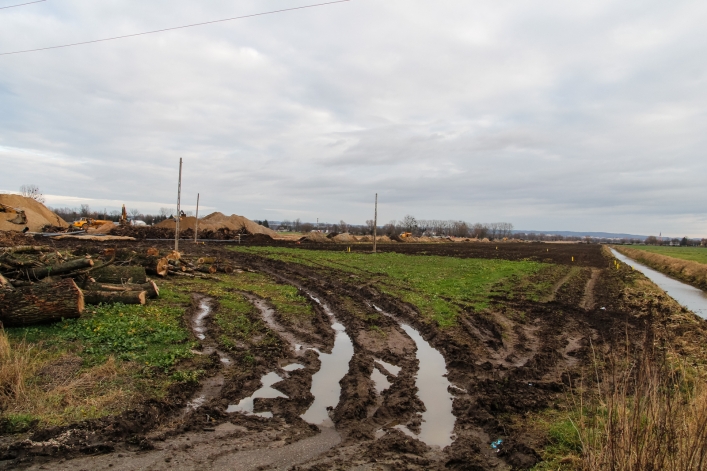 Ciężki sprzęt wjechał na budowę drogi S7 Gdańsk-Elbląg