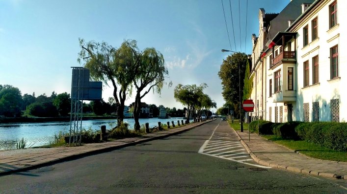 Co się stało z pięknymi wierzbami na bulwarze? Nasz Czytelnik alarmuje
