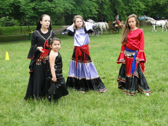 Cygańska podróż - zrozumieć inność. Festyn Specjalnego Ośrodka Szkolno - Wychowawczego