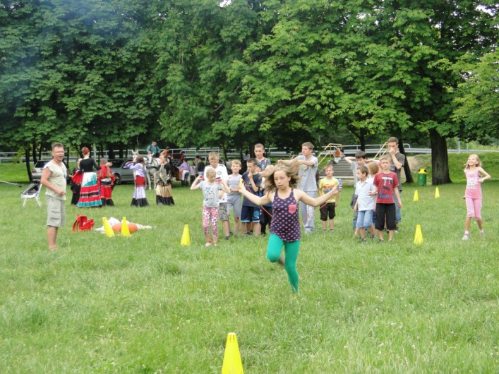 Cygańska podróż - zrozumieć inność. Festyn Specjalnego Ośrodka Szkolno - Wychowawczego