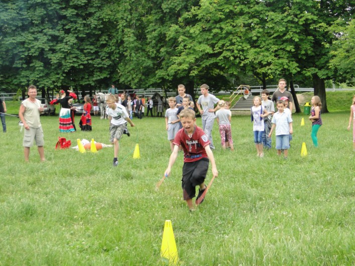 Cygańska podróż - zrozumieć inność. Festyn Specjalnego Ośrodka Szkolno - Wychowawczego