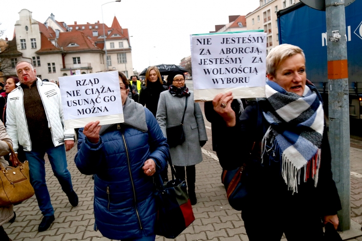Czarny marsz przeszedł ulicami Elbląga