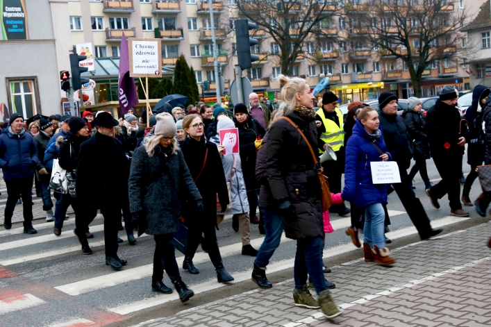 Czarny marsz przeszedł ulicami Elbląga